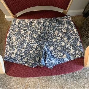 Cute blue/white floral high waisted shorts